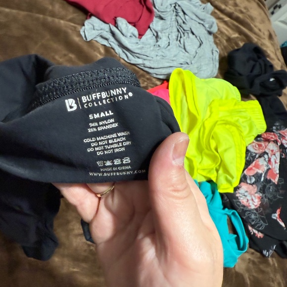 Woman’s sjze small BuffBunny Strappy Back Sports Bra - Black - Picture 10 of 13